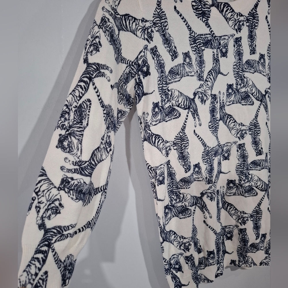 ModCloth Sweater Womens S Cream Blue Tiger Print 3/4 Sleeve Modal Blend Knit - Picture 3 of 10